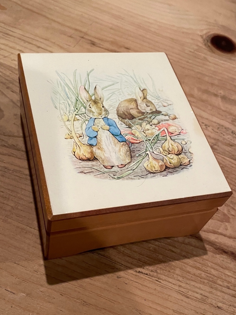 Schmid VTG Beatrix Potter wooden music box collector Peter Rabbit Benjamin Bunny